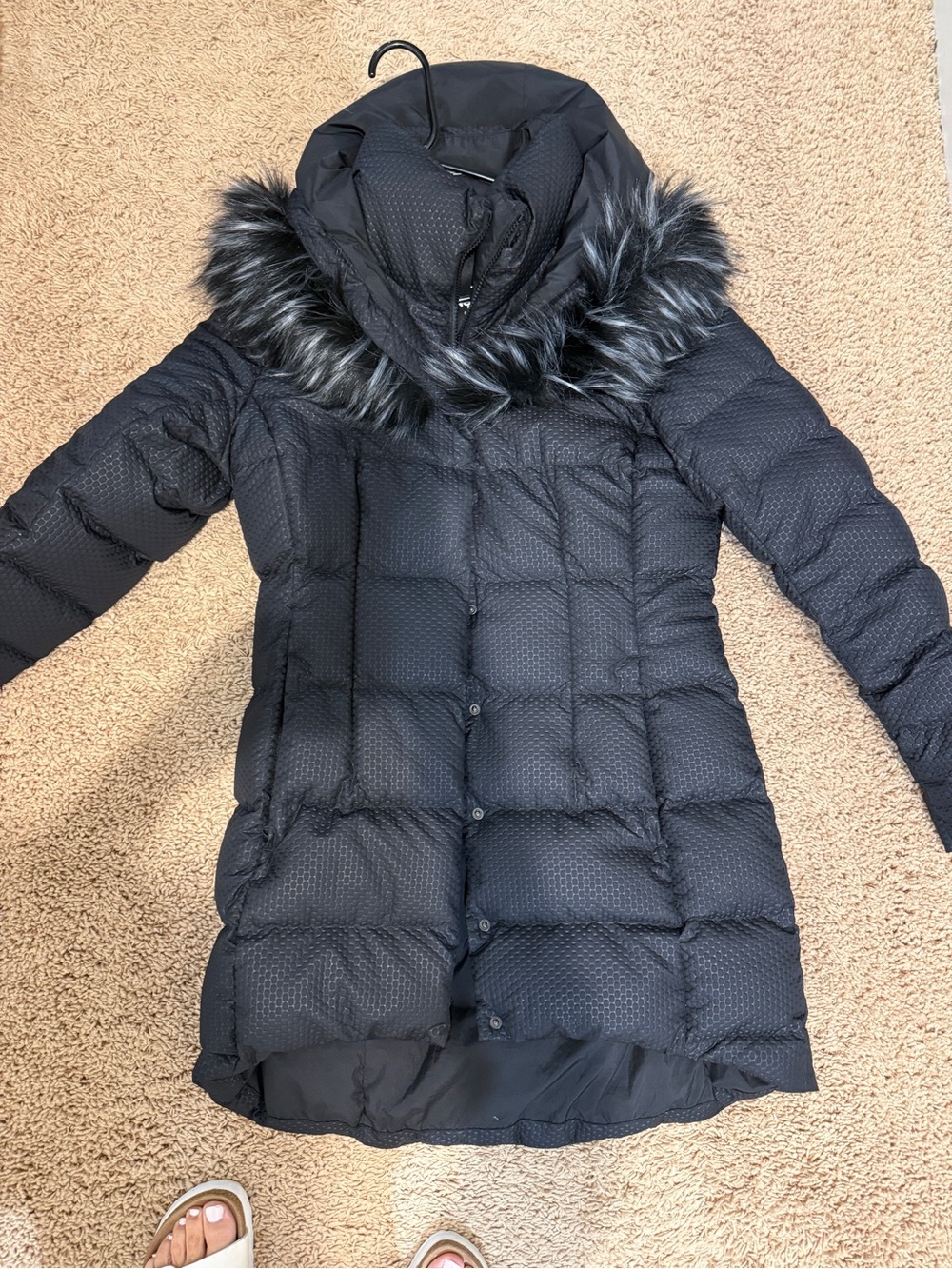 The North Face Black Quilted Faux-Fur Hooded Puffer Coat